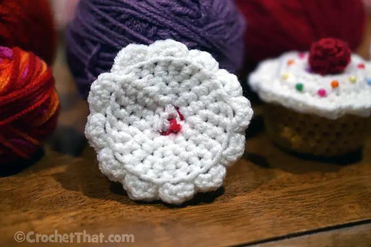 Free Crochet Sweetheart Cupcakes Pattern